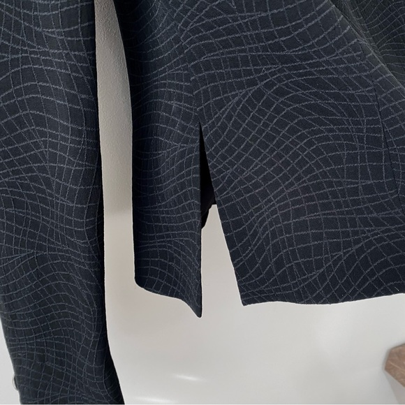 Versus Gianni Versace black blazer with line pattern - Picture 8 of 15